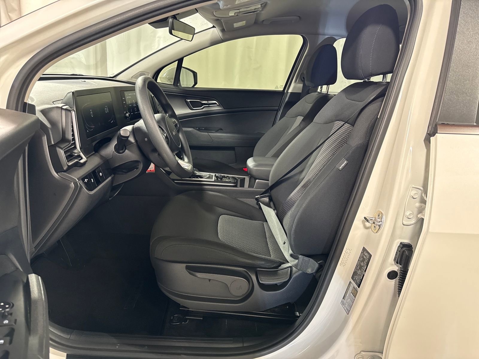 Certified 2023 Kia Sportage LX image 3