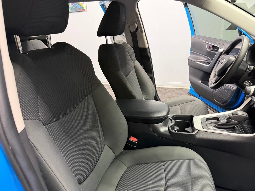 Used 2020 Toyota RAV4 LE FWD image 50