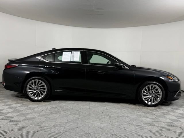 Certified 2022 Lexus ES 300h Ultra Luxury w/ Accessory Package 2 FWD image 10