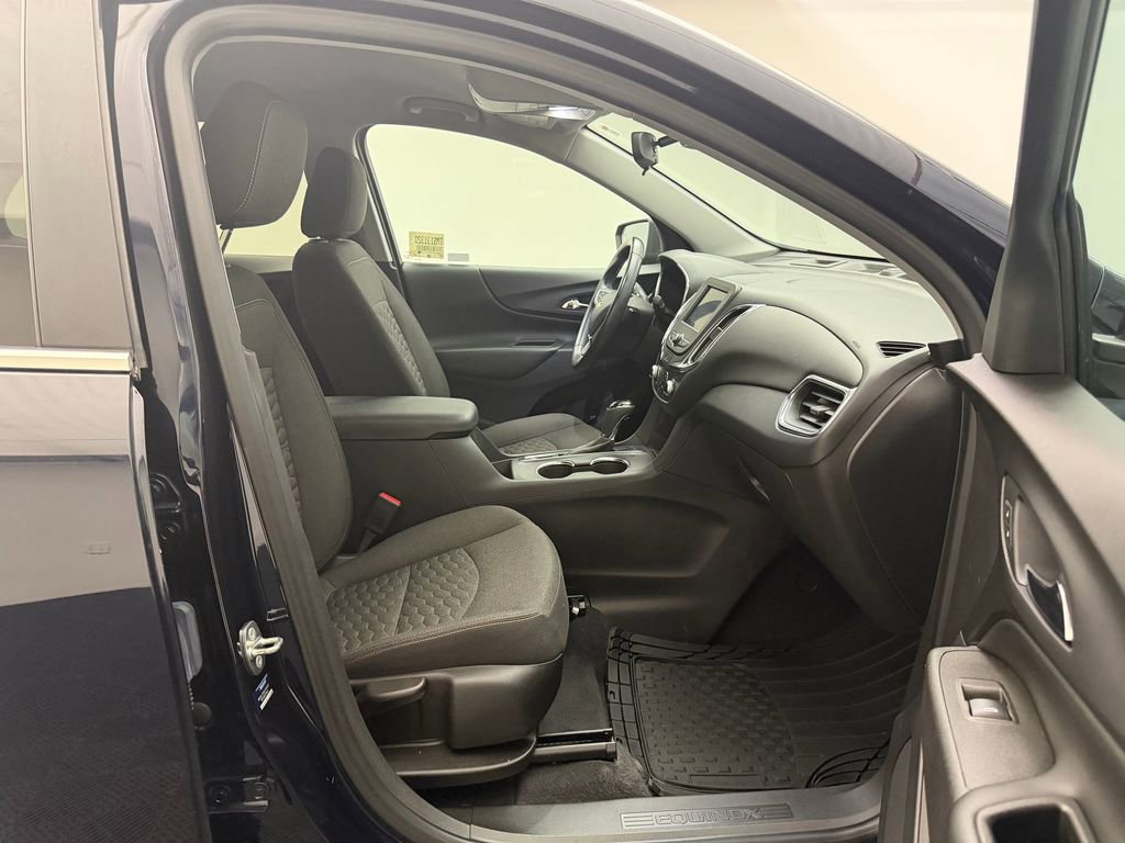 Used 2021 Chevrolet Equinox LT AWD/4WD image 23