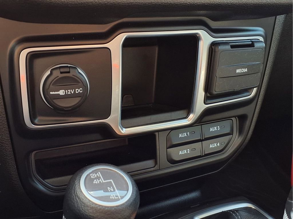 Used 2024 Jeep Gladiator Sport AWD/4WD image 9