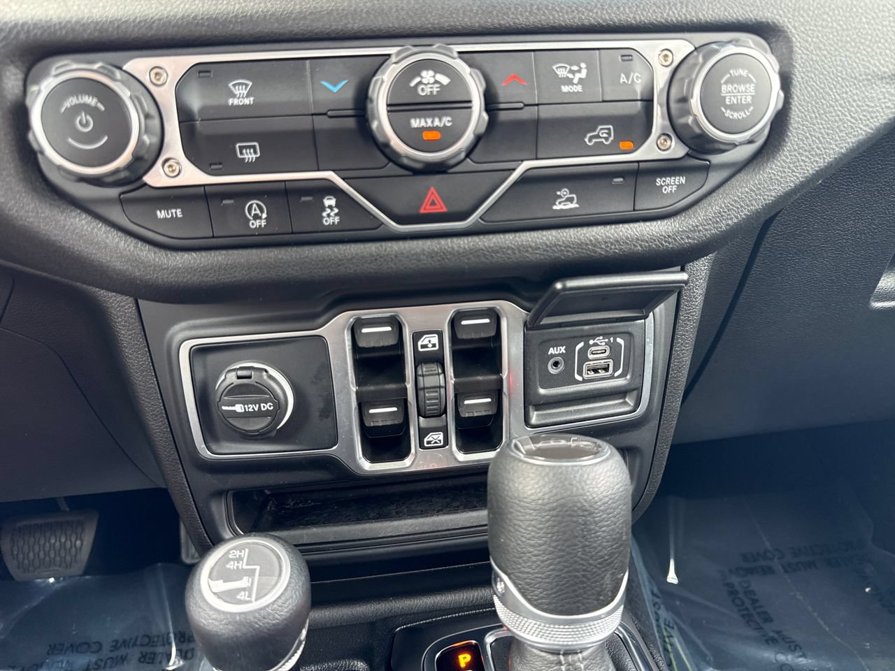 Used 2025 Jeep Gladiator Sport AWD/4WD image 21