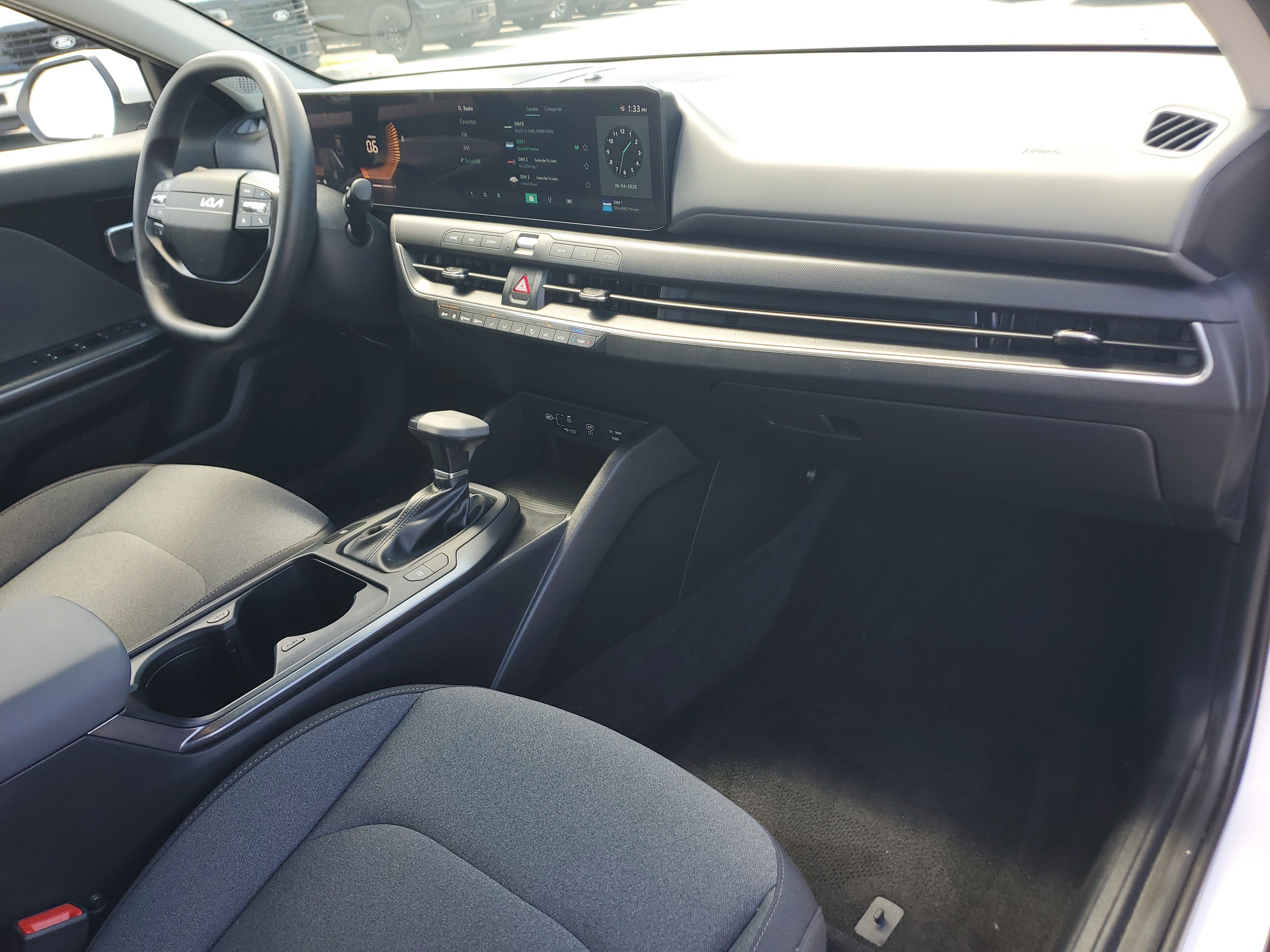 Used 2025 Kia K4 LXS image 16