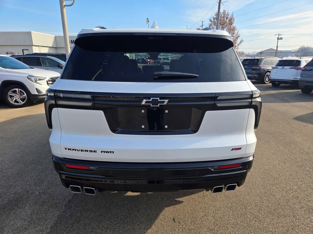 Used 2025 Chevrolet Traverse RS image 5