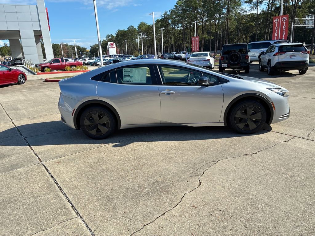 New 2026 Toyota Prius LE image 8