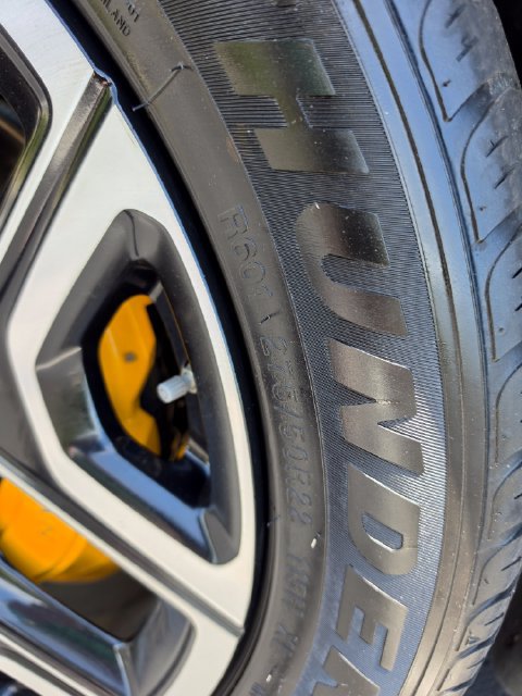 Used 2023 Rivian R1S Launch Edition Quad AWD/4WD image 12