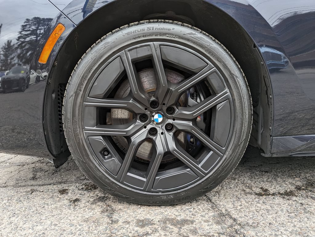 Used 2023 BMW 760i xDrive AWD/4WD image 50