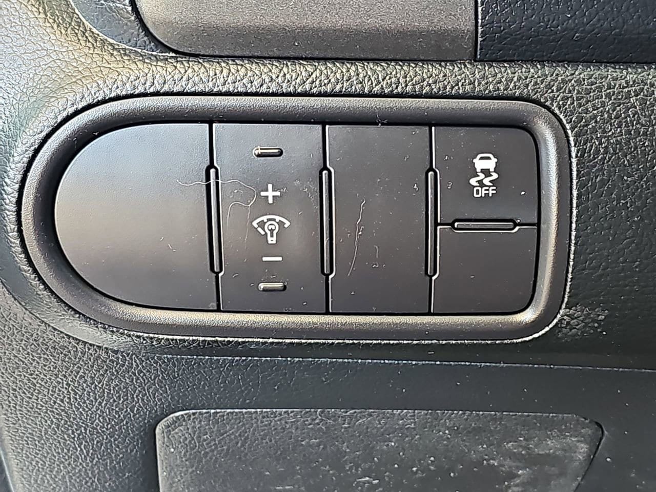 Used 2017 Kia Forte LX FWD image 28
