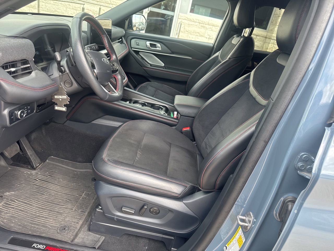 Used 2025 Ford Explorer ST image 9