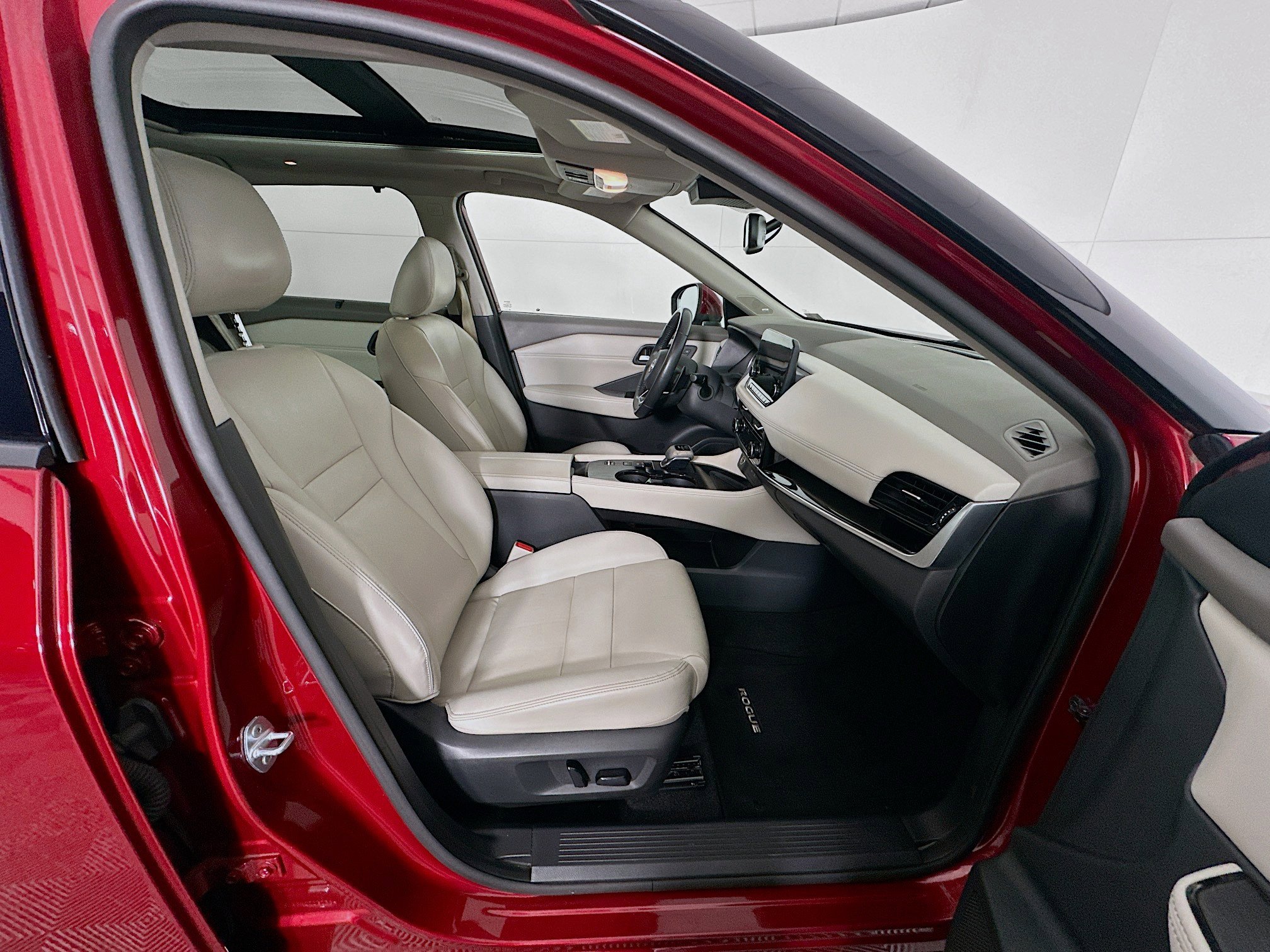 Used 2022 Nissan Rogue SL w/ SL Premium Package image 31