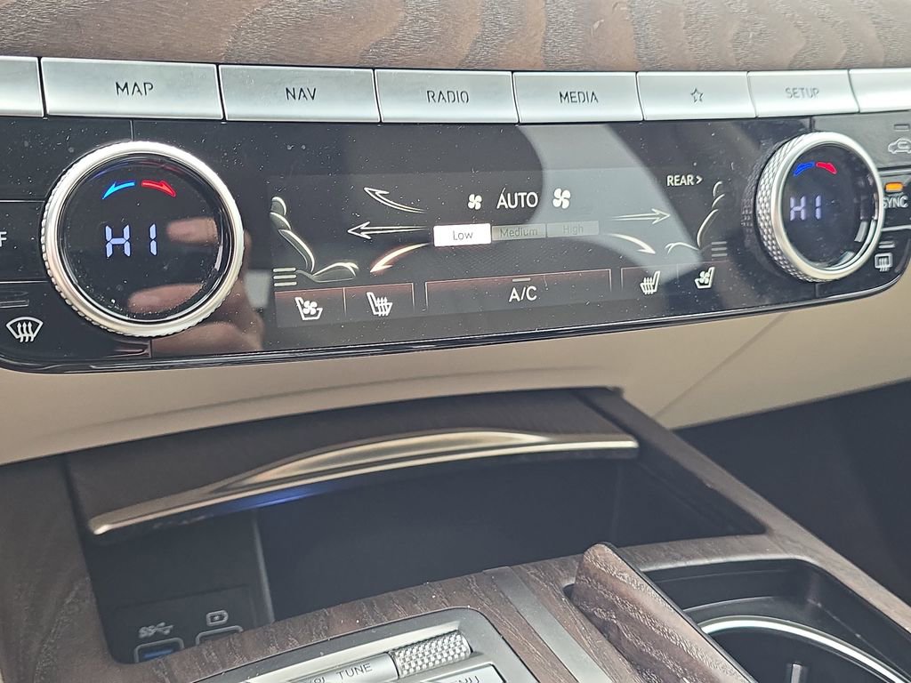 Used 2022 Genesis G80 2.5T w/ Advanced Package image 24