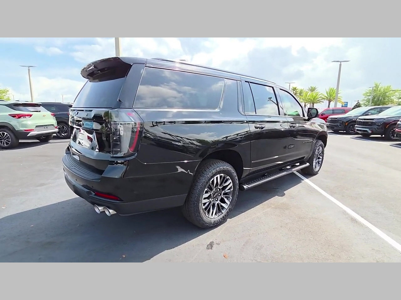 New 2026 Chevrolet Suburban Z71 w/ Comfort Package image 21