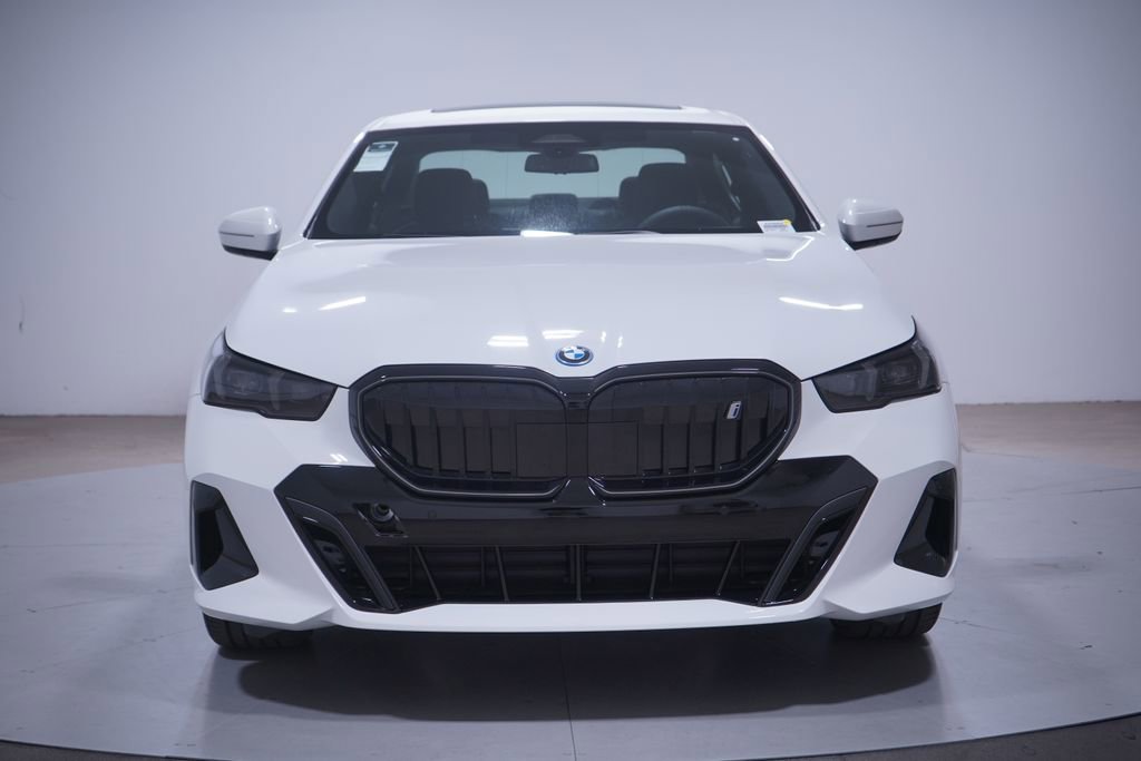 New 2026 BMW i5 eDrive40 w/ M Sport Package image 4