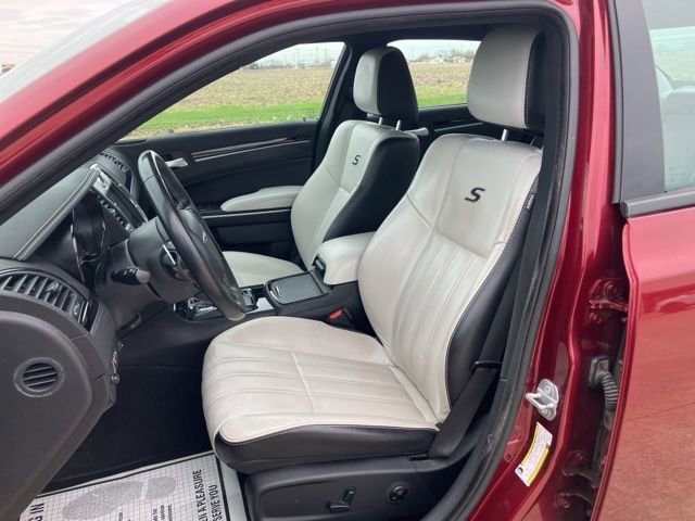 Used 2019 Chrysler 300 S w/ Safetytec Plus Group image 22