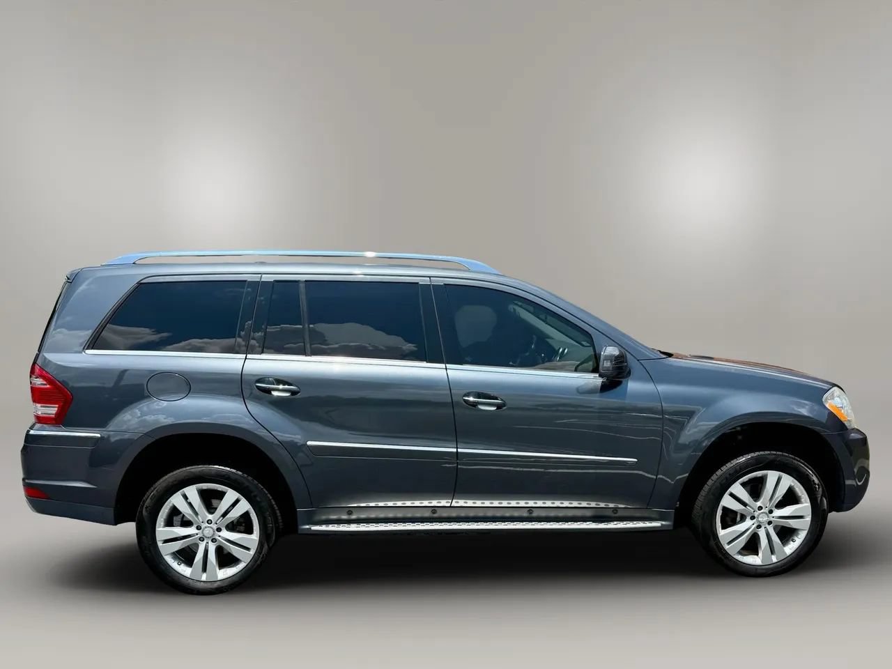Used 2012 Mercedes-Benz GL 450 4MATIC image 6