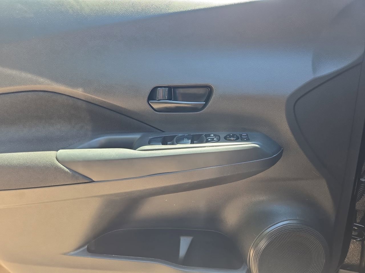 Used 2025 Nissan Kicks Play S FWD image 15