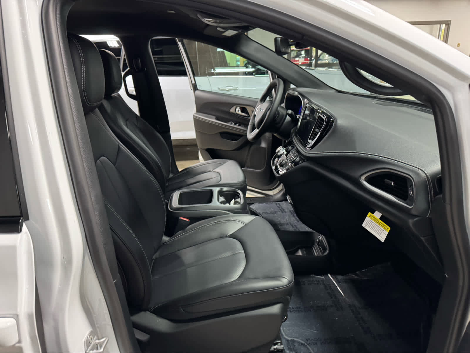 New 2026 Chrysler Pacifica Select image 11