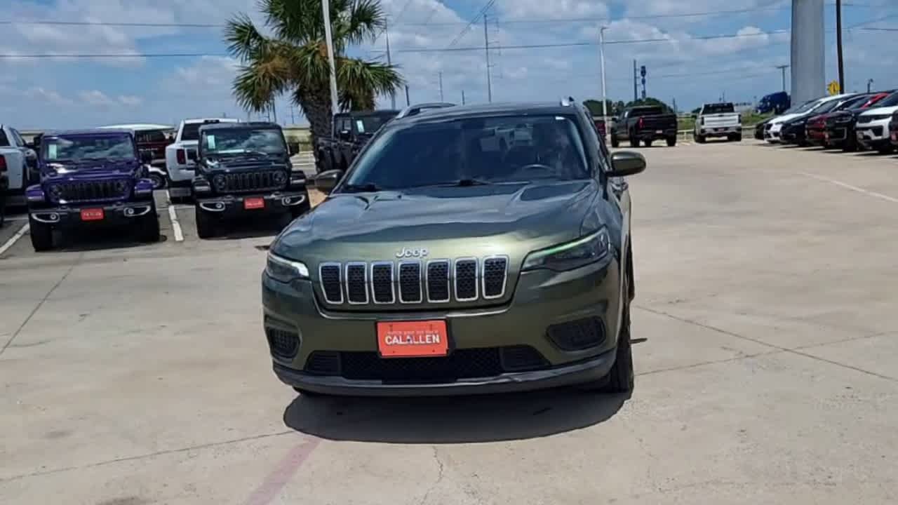 Used 2020 Jeep Cherokee Latitude FWD image 3