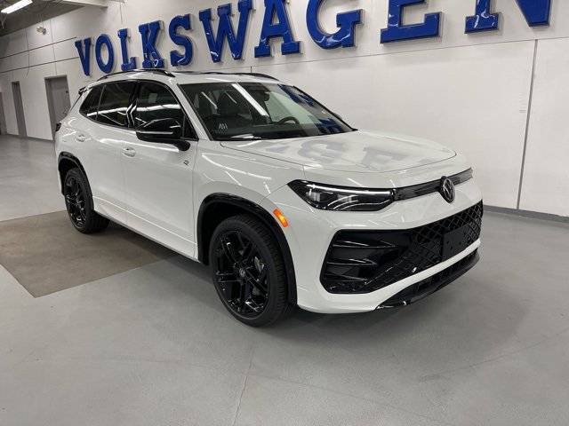 New 2026 Volkswagen Tiguan SE R-Line image 5