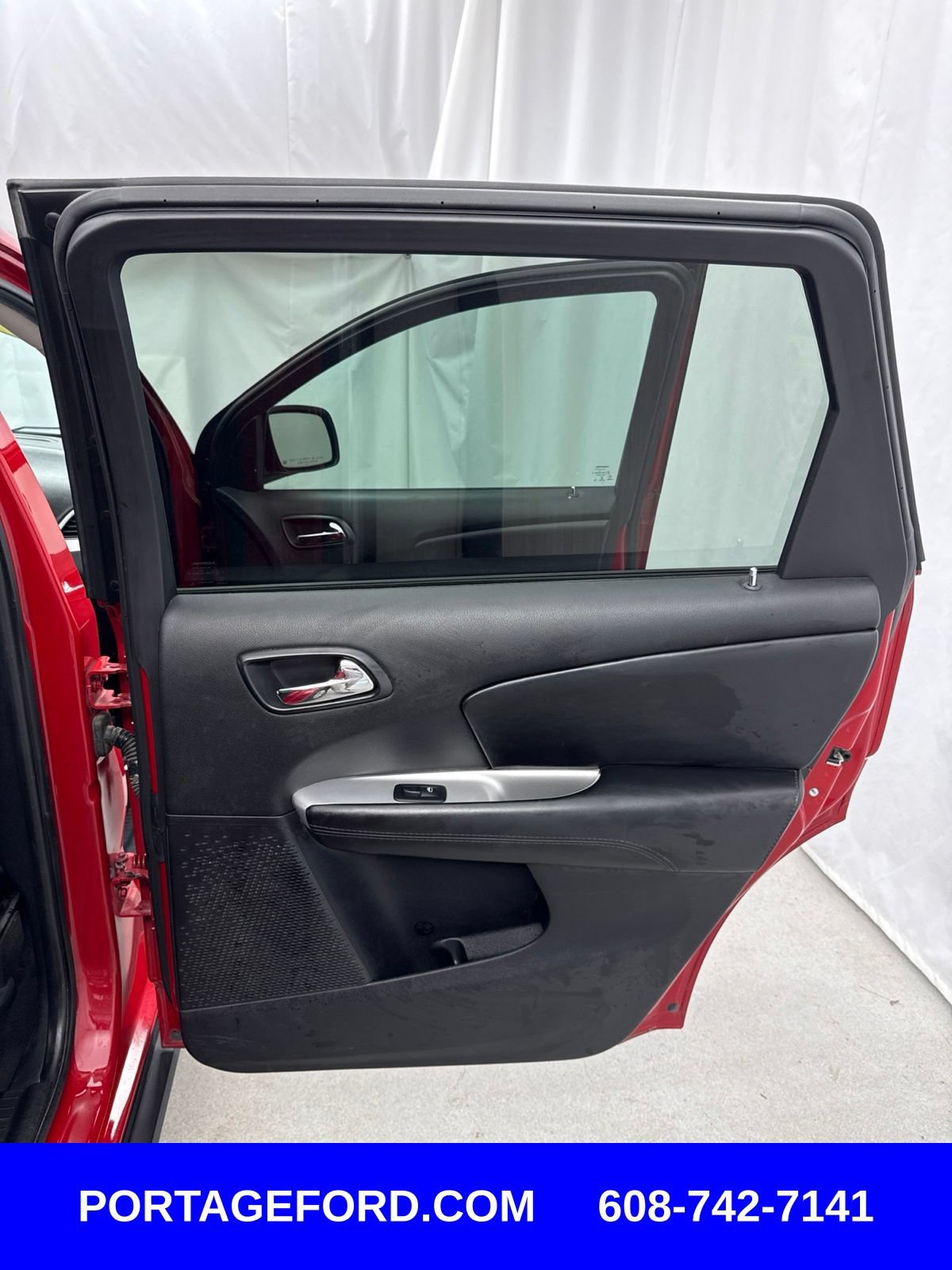 Used 2019 Dodge Journey SE FWD image 32