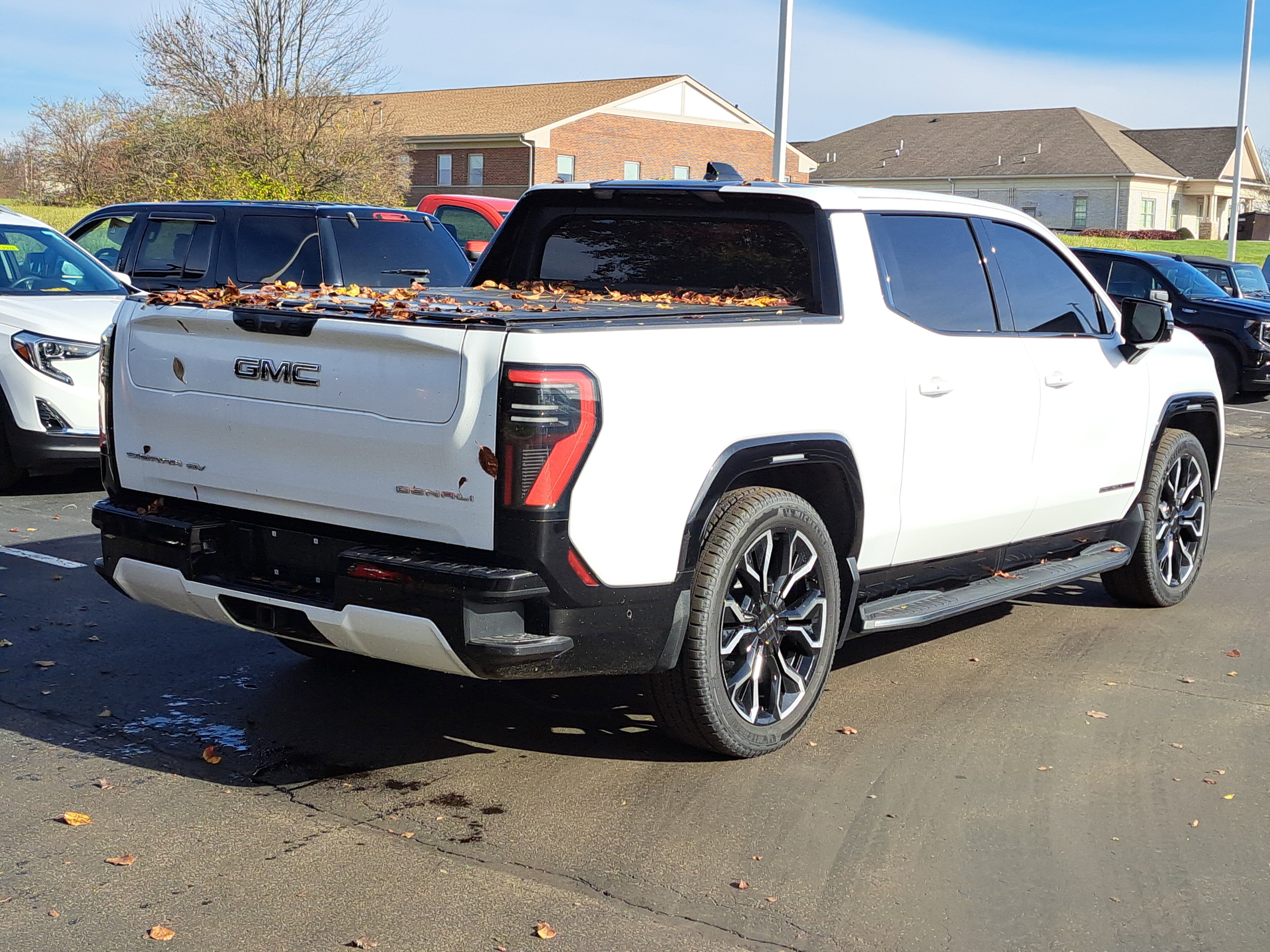 Used 2024 GMC Sierra EV Denali image 4