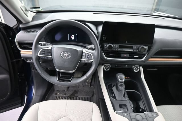 Used 2024 Toyota Grand Highlander AWD Hybrid image 22