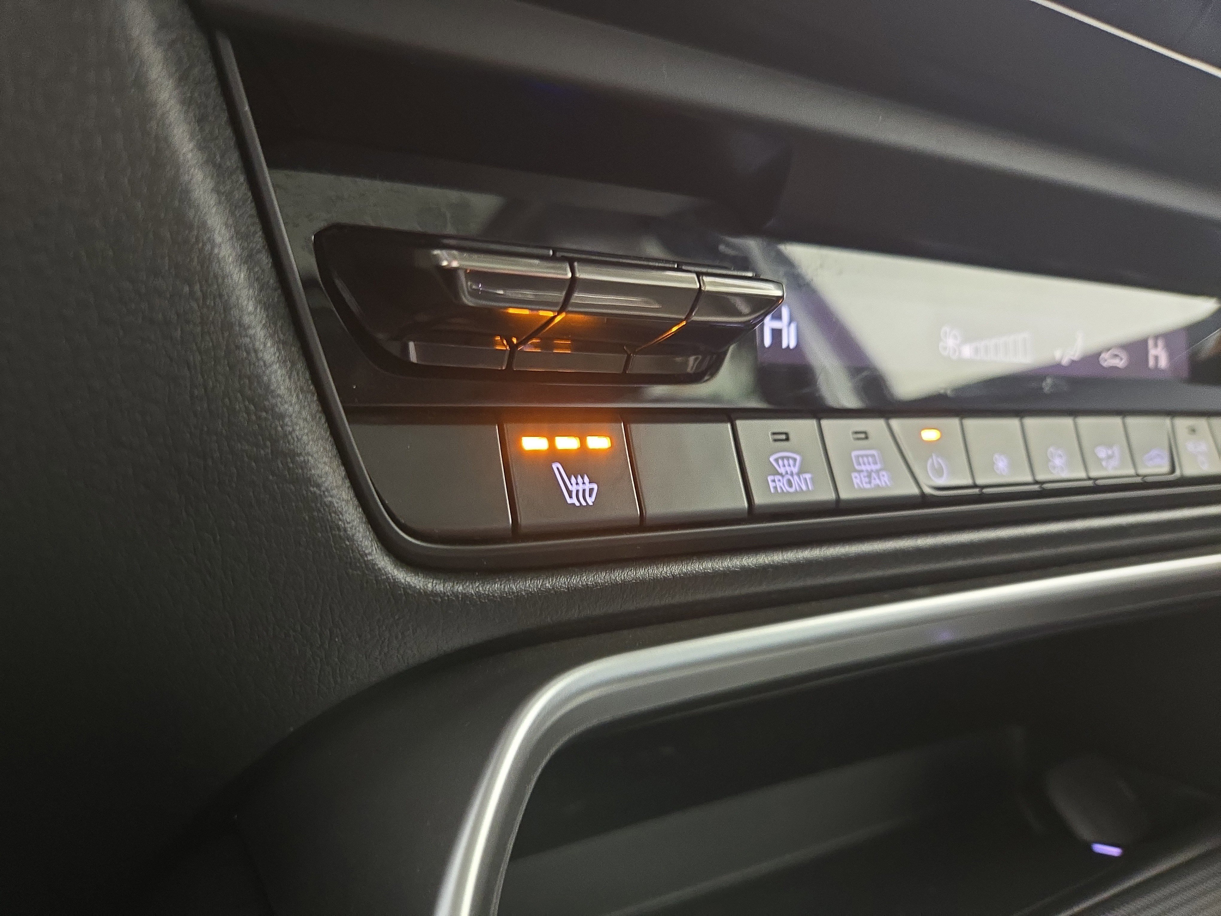 Used 2025 MAZDA CX-90 3.3 Turbo w/ Premium Sport Pkg image 27