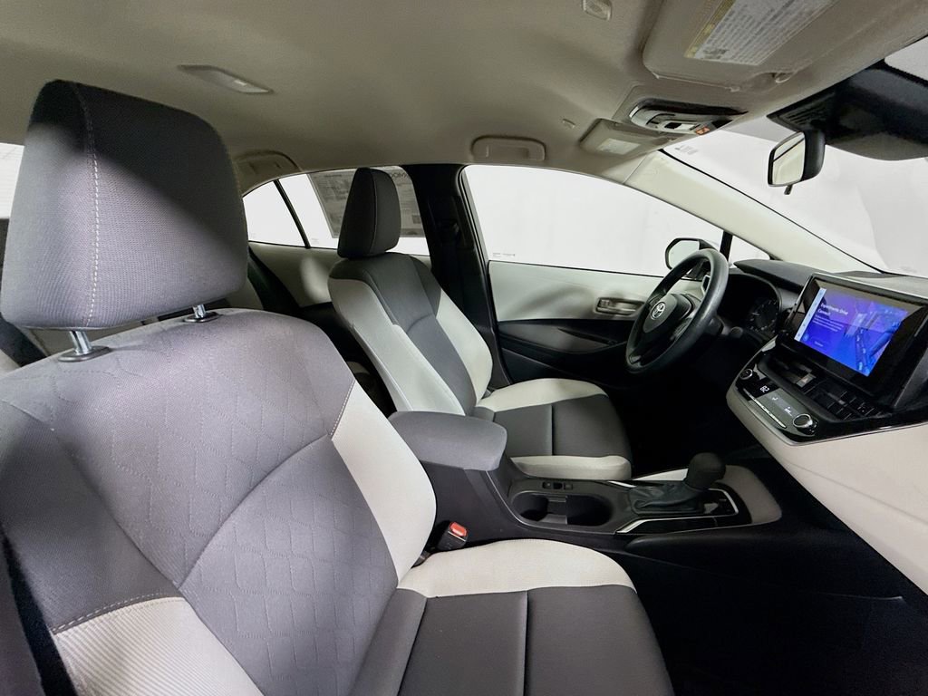Used 2025 Toyota Corolla LE w/ Convenience Package FWD image 24