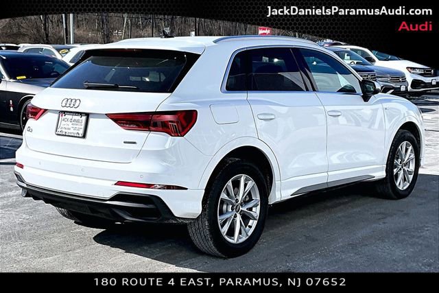 Used 2025 Audi Q3 2.0T Premium w/ Convenience Package image 2