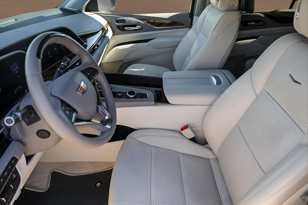 Certified 2024 Cadillac Escalade Premium Luxury Platinum w/ Heavy-Duty Trailer Package AWD/4WD image 9