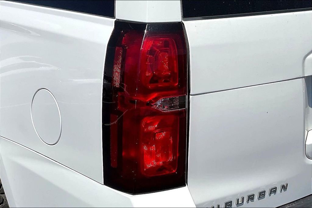 Used 2018 Chevrolet Suburban LT AWD/4WD image 23