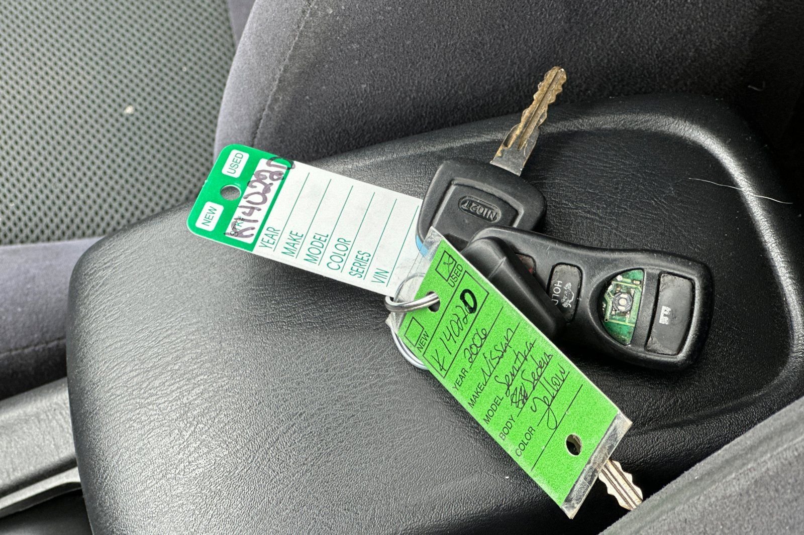 Used 2006 Nissan Sentra SE-R w/ (J01) Sunroof Pkg FWD image 27