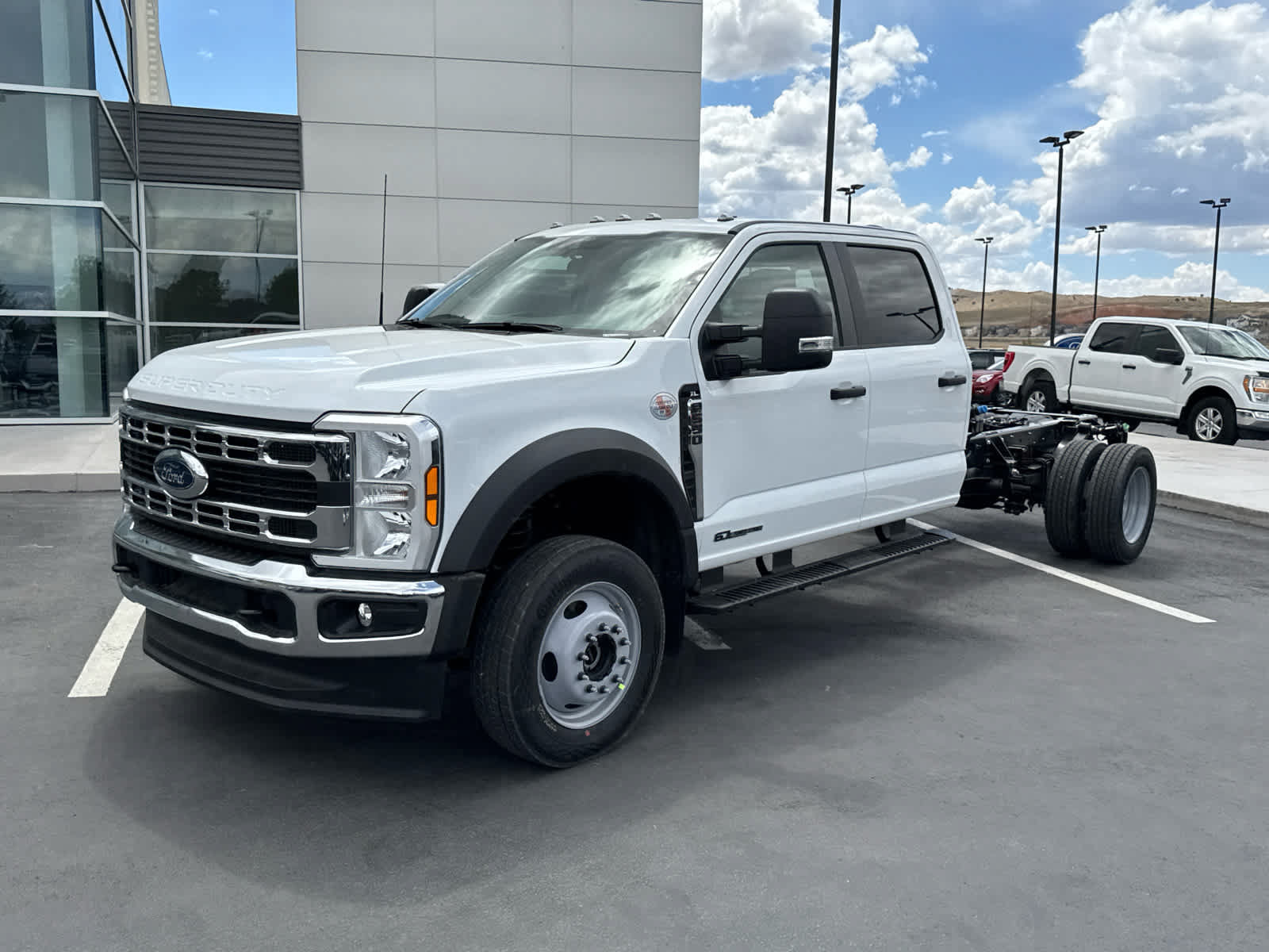 New 2026 Ford F550 4x4 Crew Cab Super Duty w/ XL Chrome Package image 2