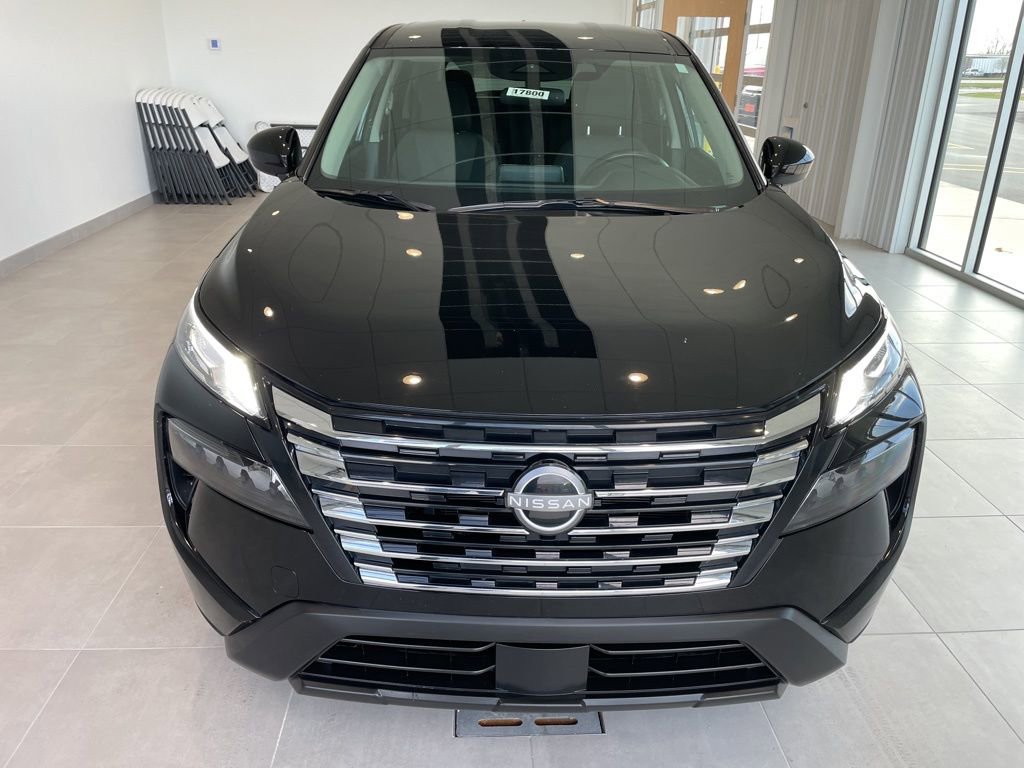 Used 2025 Nissan Rogue SV image 7