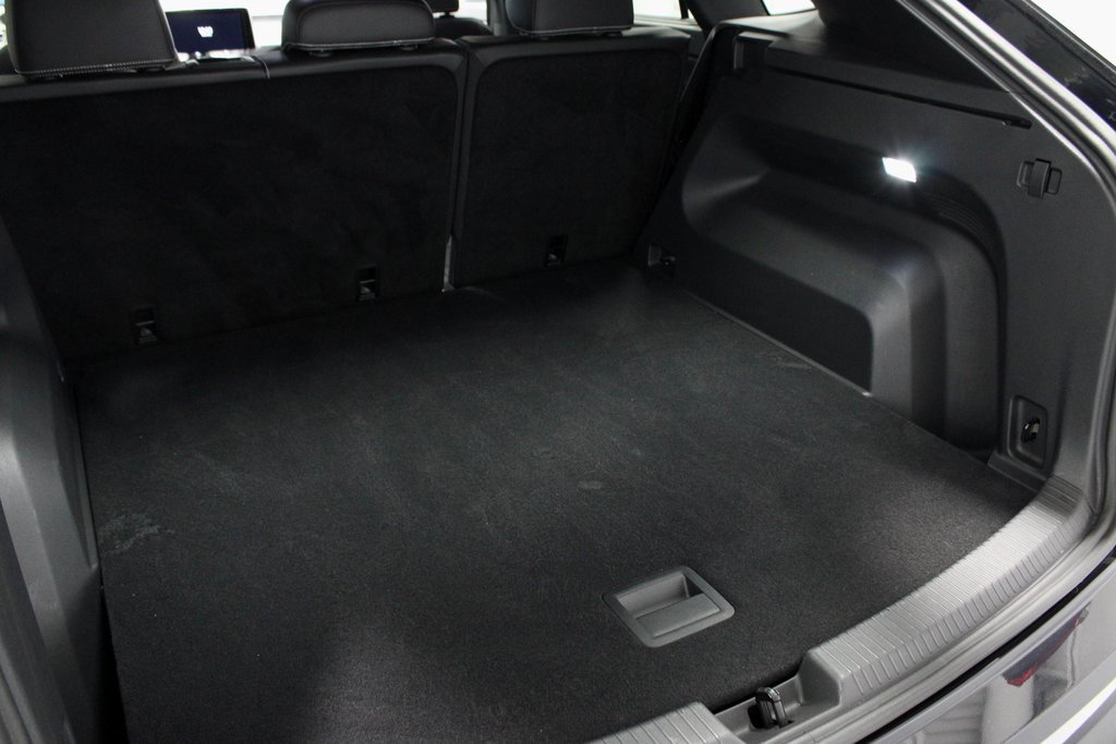 Used 2025 Volkswagen Atlas Cross Sport SE image 16