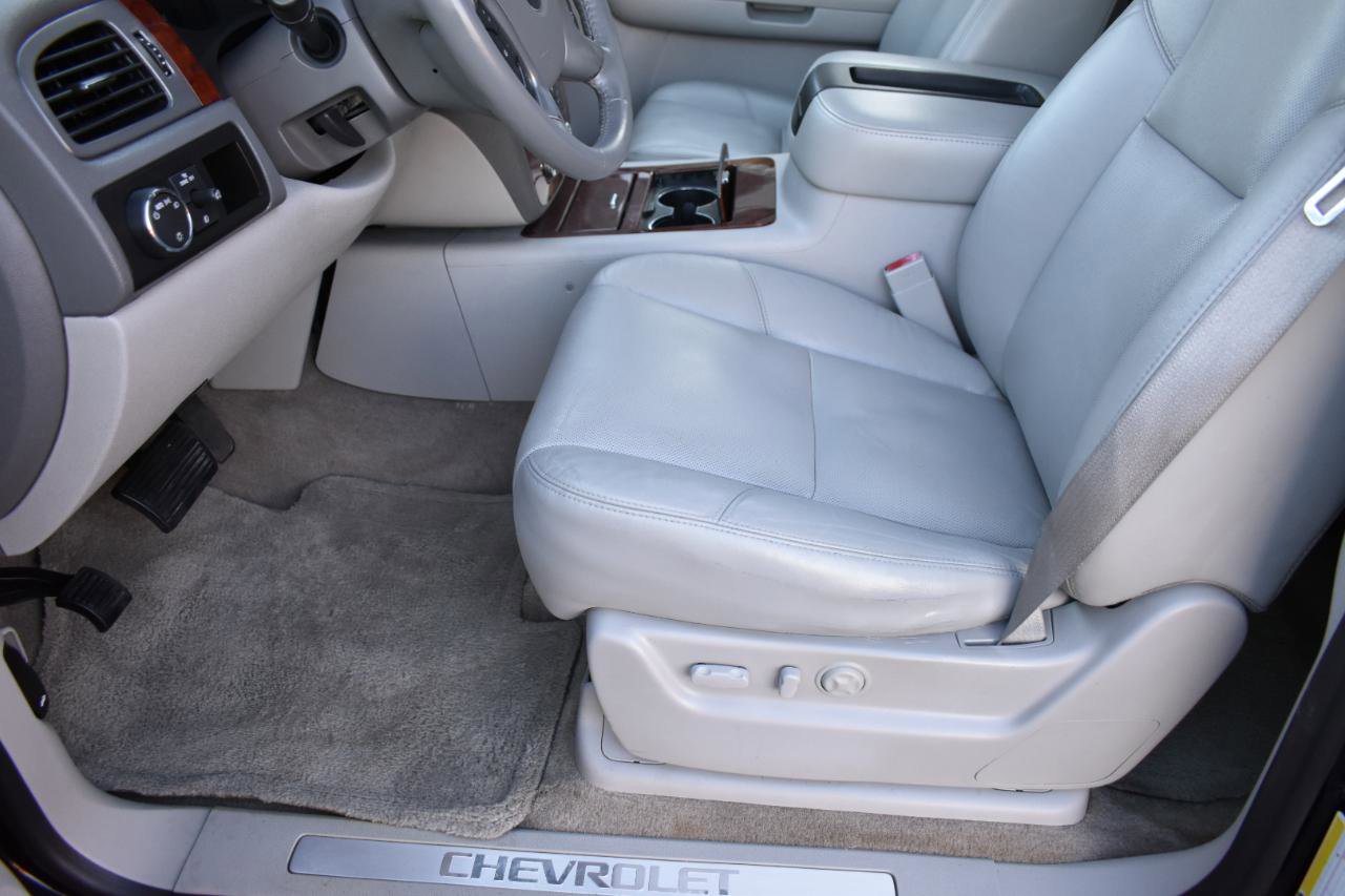 Used 2009 Chevrolet Avalanche LTZ image 23