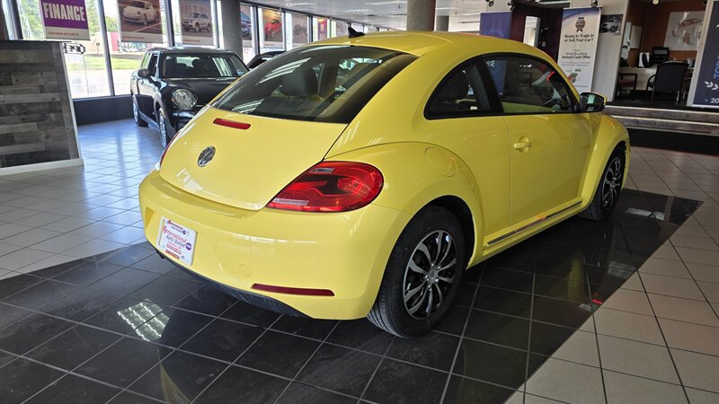 Used 2012 Volkswagen Beetle 2.5 FWD image 6