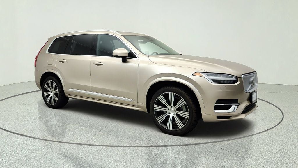 Used 2024 Volvo XC90 T8 Plus w/ Protection Package Premier AWD/4WD image 3