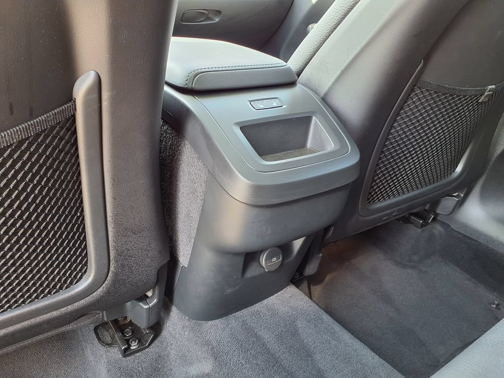 Certified 2025 Volvo XC60 B5 Plus AWD/4WD image 19