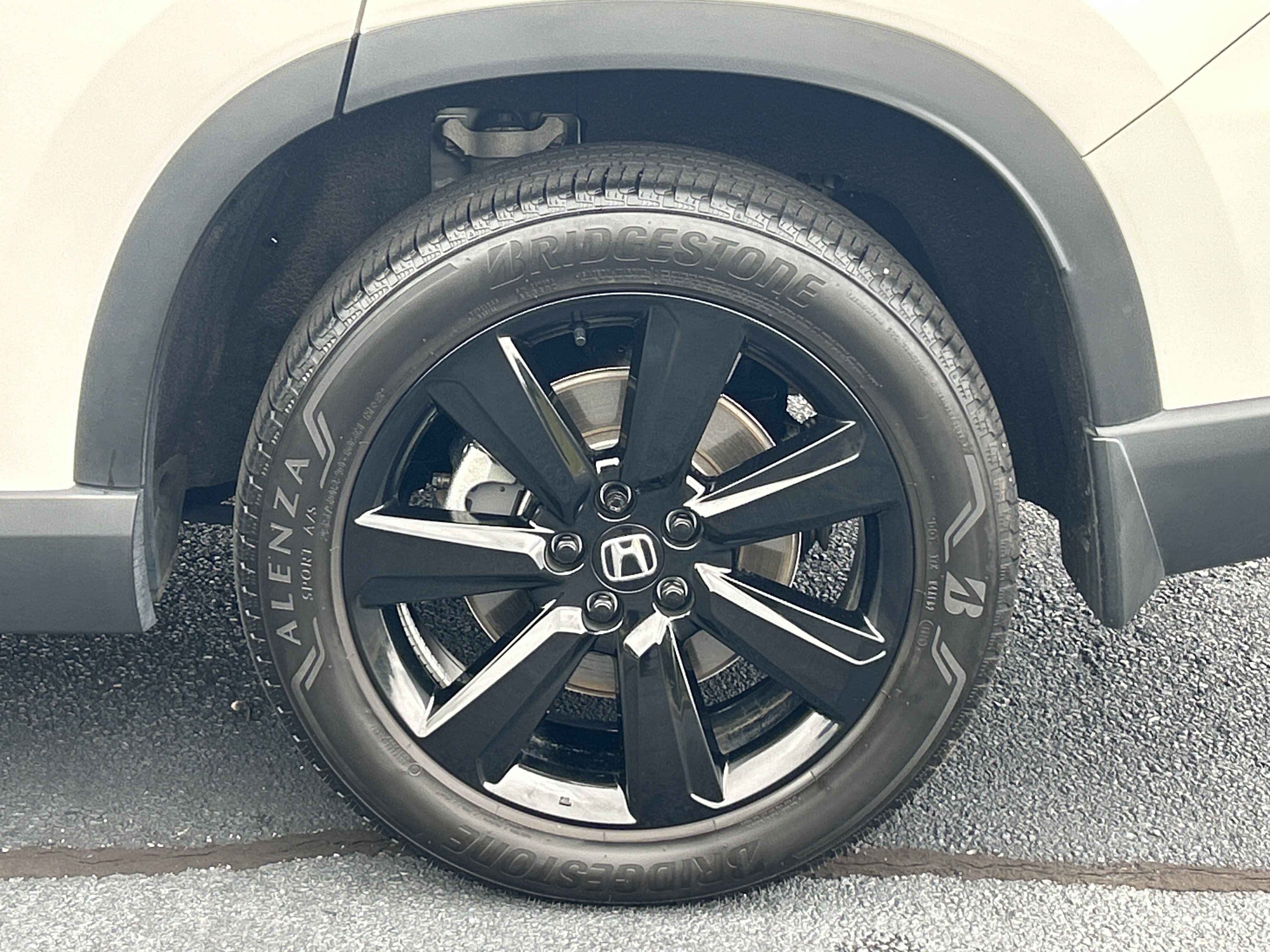 Certified 2025 Honda Pilot Black Edition image 35
