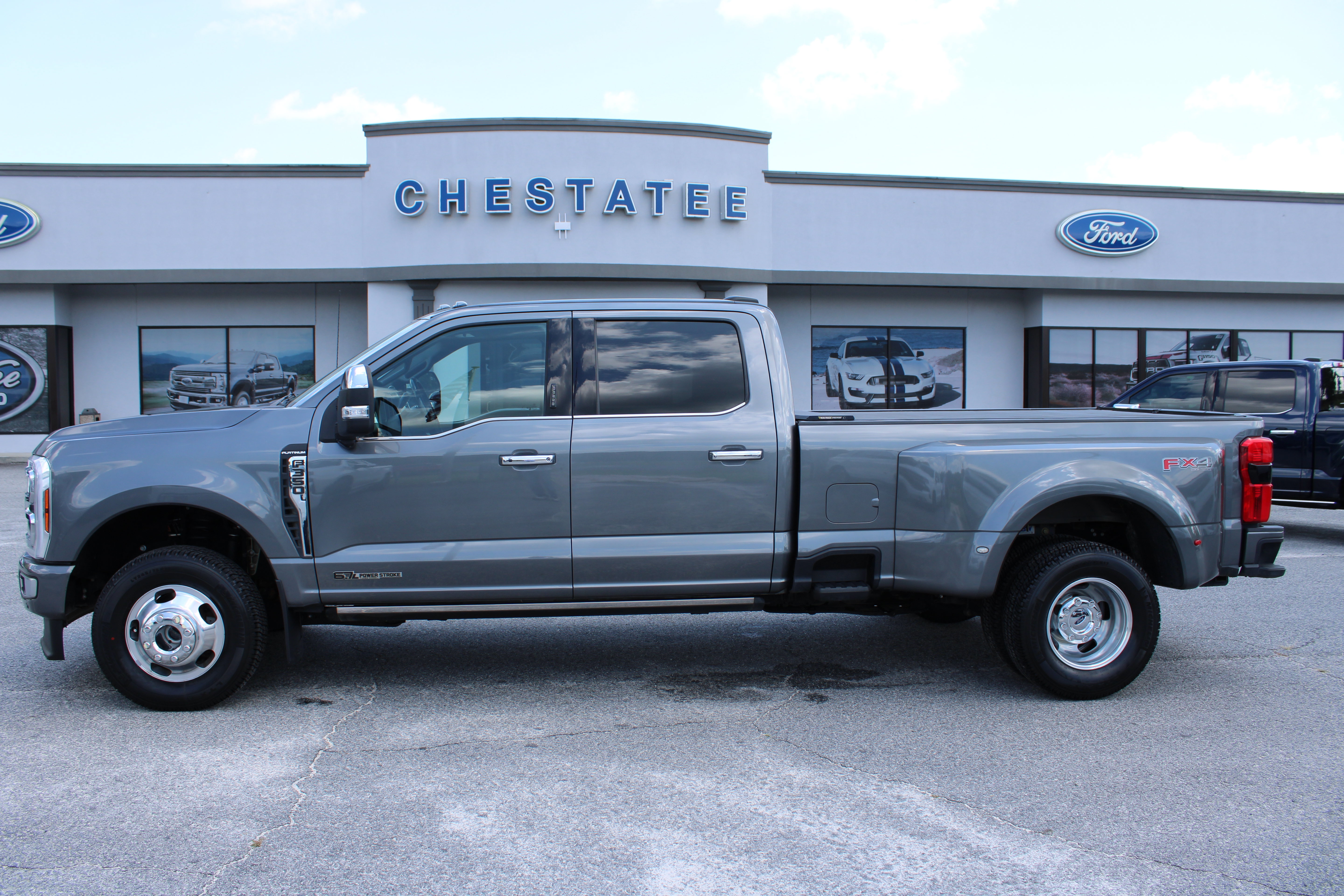 Used 2024 Ford F350 Platinum w/ FX4 Off-Road Package AWD/4WD image 1