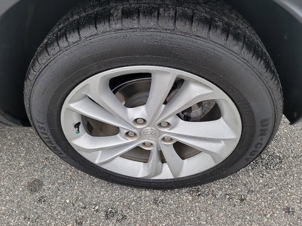 Used 2020 Buick Encore GX Preferred w/ Cold Weather Comfort Package FWD image 7