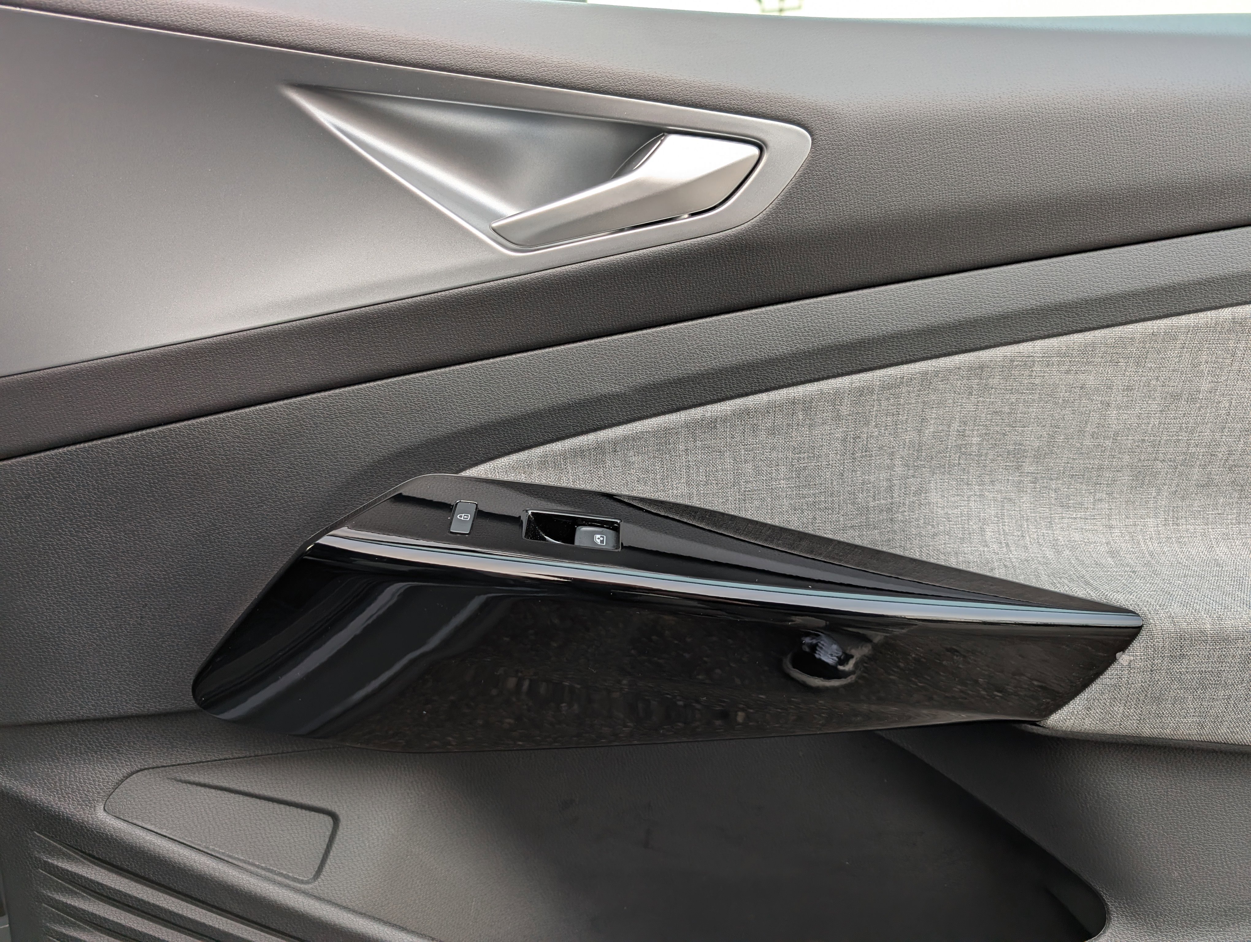 Used 2025 Volkswagen ID.4 Pro image 21