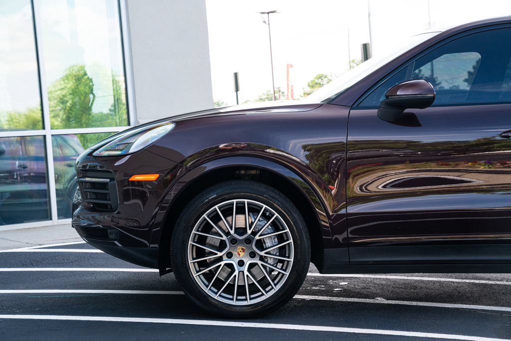 Used 2023 Porsche Cayenne Platinum Edition AWD/4WD image 22
