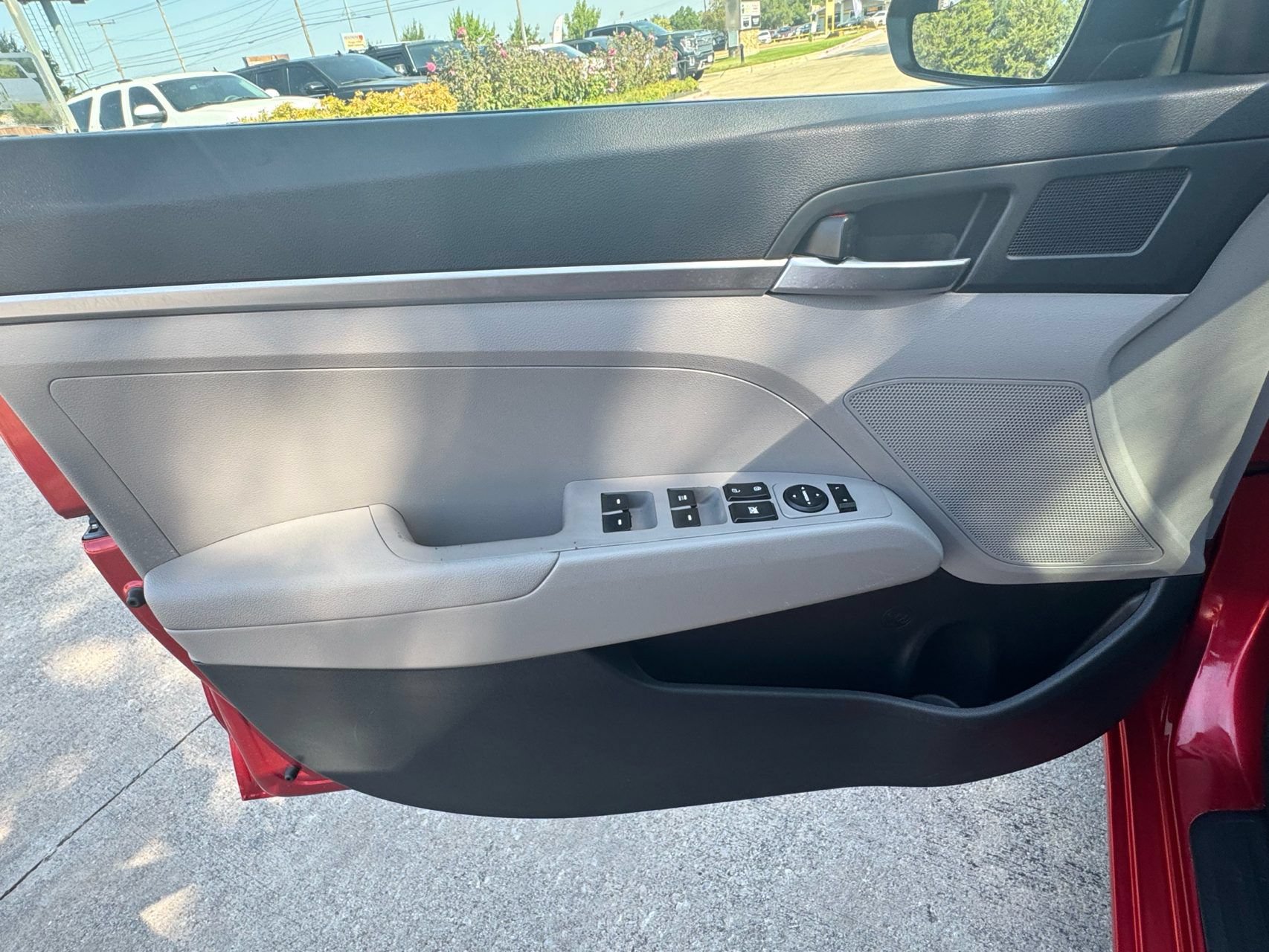 Used 2020 Hyundai Elantra SE FWD image 20
