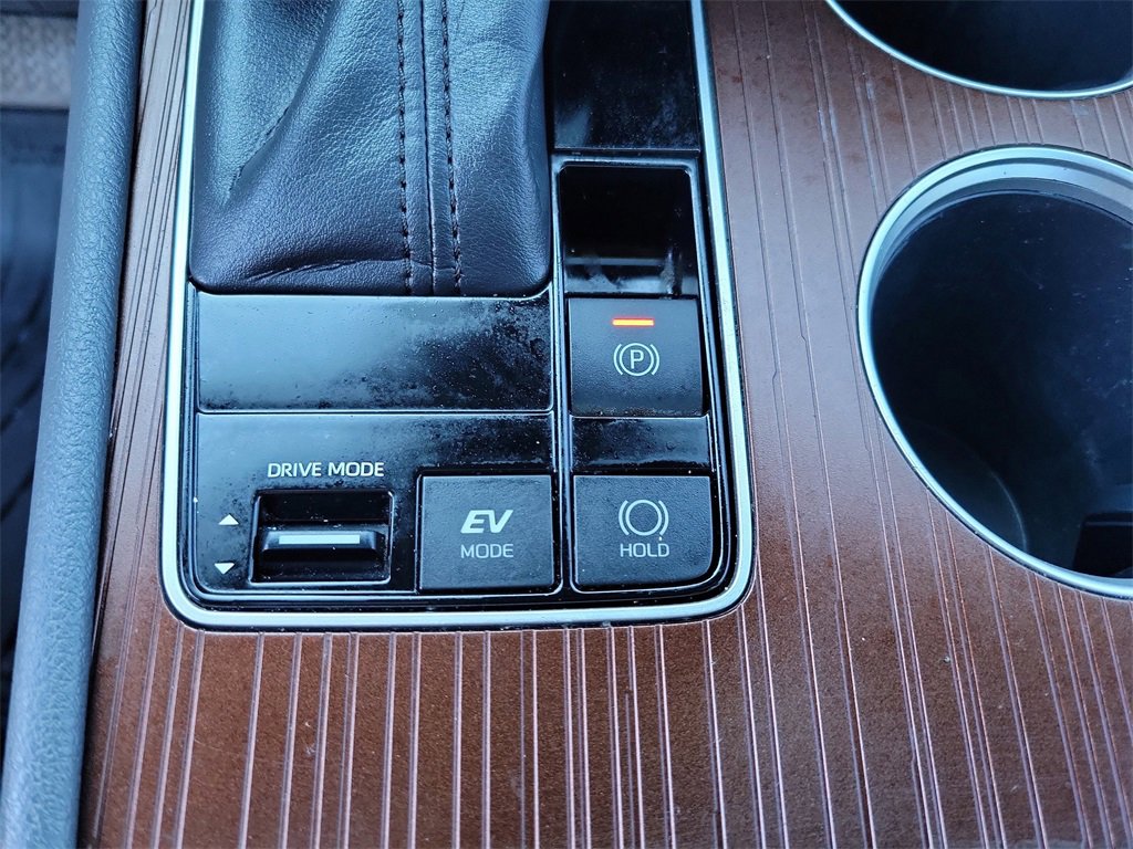 Used 2022 Toyota Sienna XLE image 35