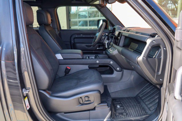 Used 2023 Land Rover Defender 90 V8 image 15