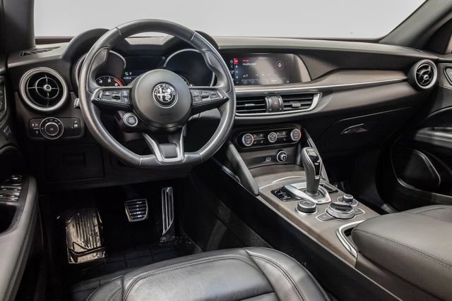 Used 2022 Alfa Romeo Stelvio Ti AWD/4WD image 7