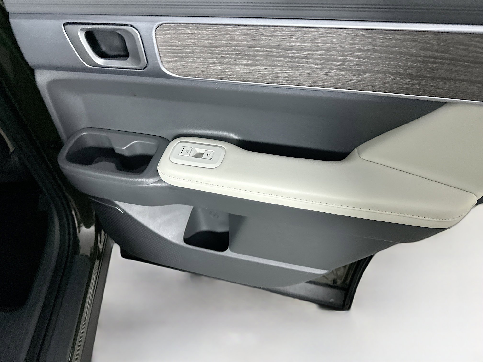 Used 2024 Hyundai Santa Fe Limited image 32