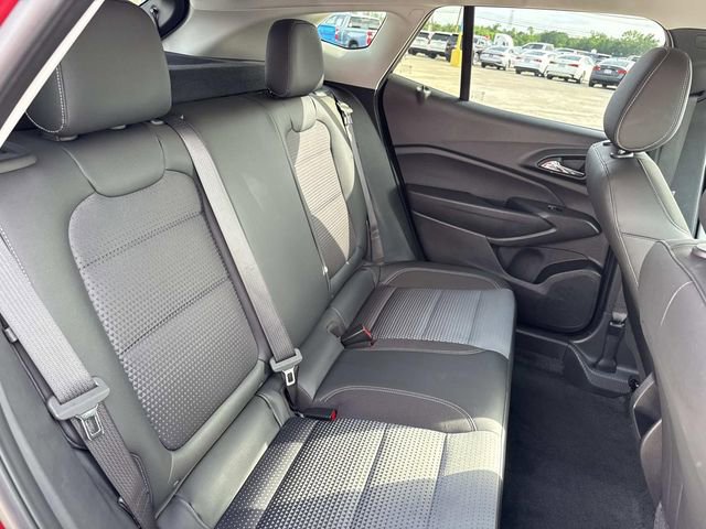 Used 2025 Chevrolet Trax LT w/ LT Convenience Package FWD image 23